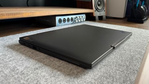 how does the dark web work